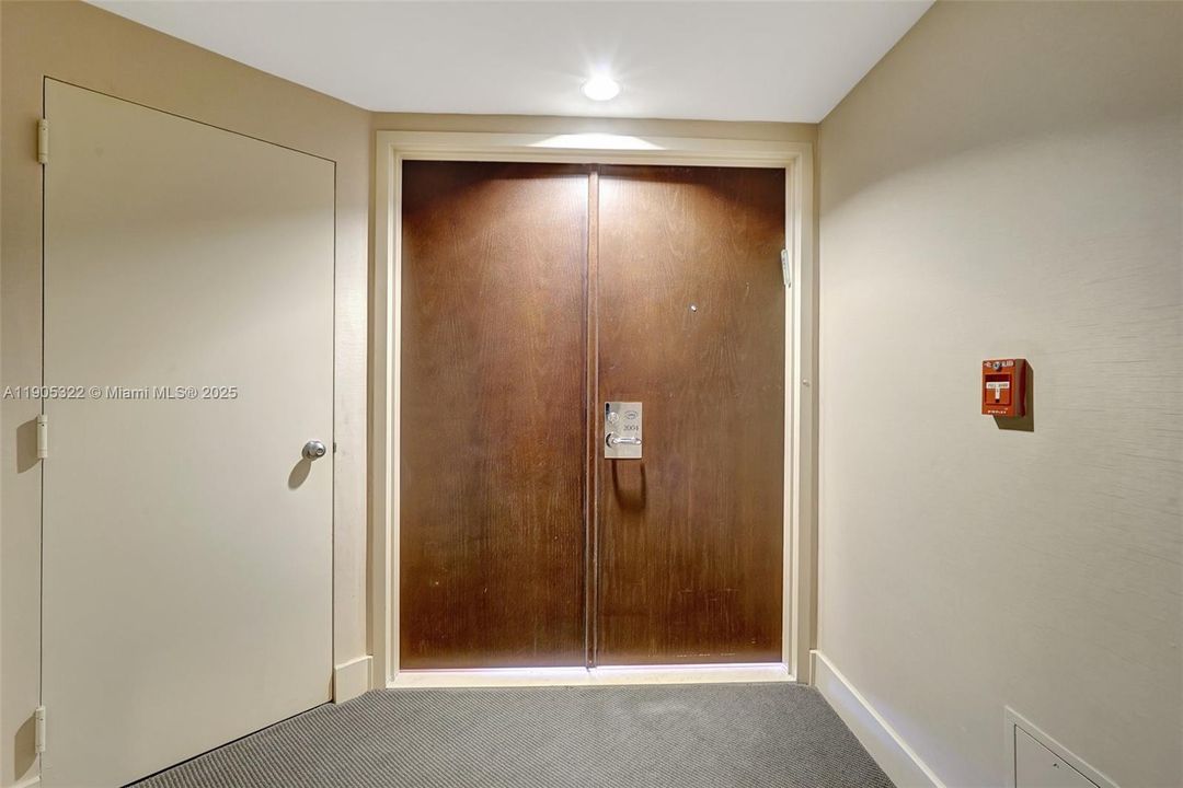 待售: $650,000 (3 贝兹, 2 浴室, 1950 平方英尺)