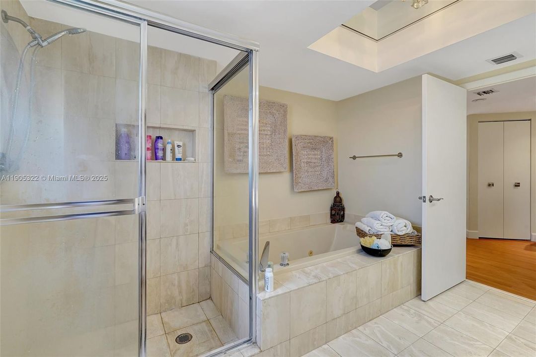 待售: $650,000 (3 贝兹, 2 浴室, 1950 平方英尺)