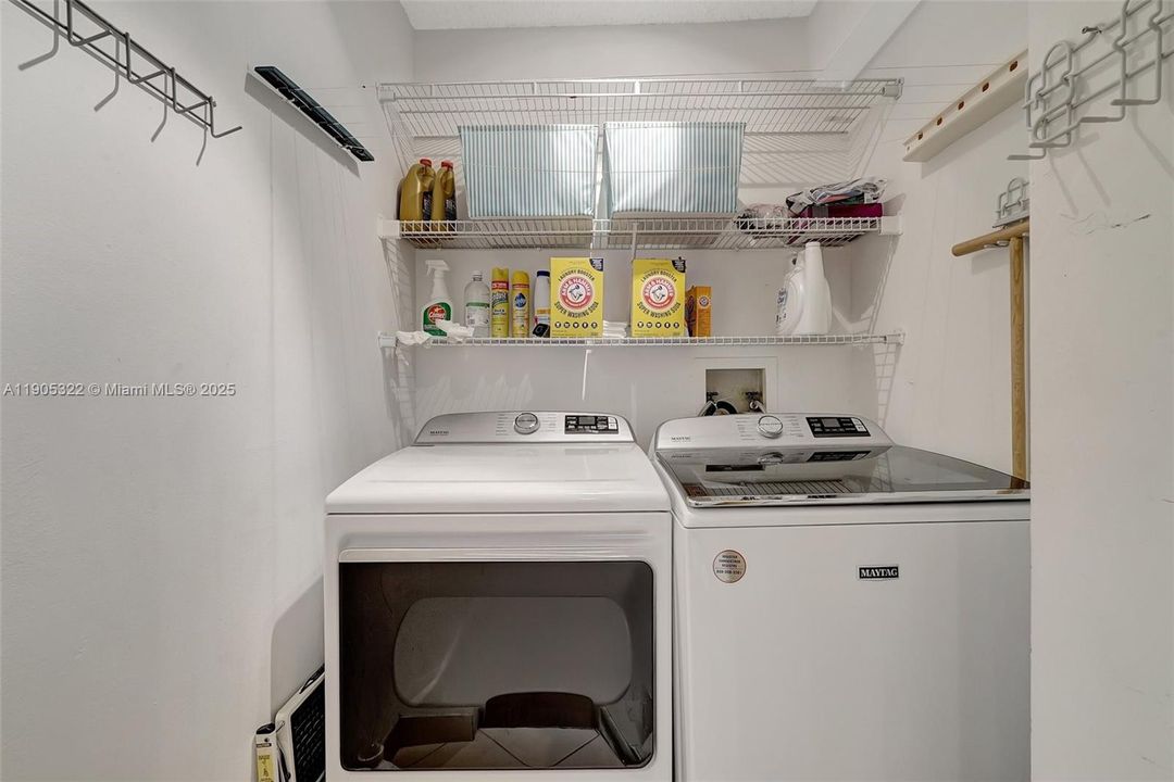 待售: $650,000 (3 贝兹, 2 浴室, 1950 平方英尺)