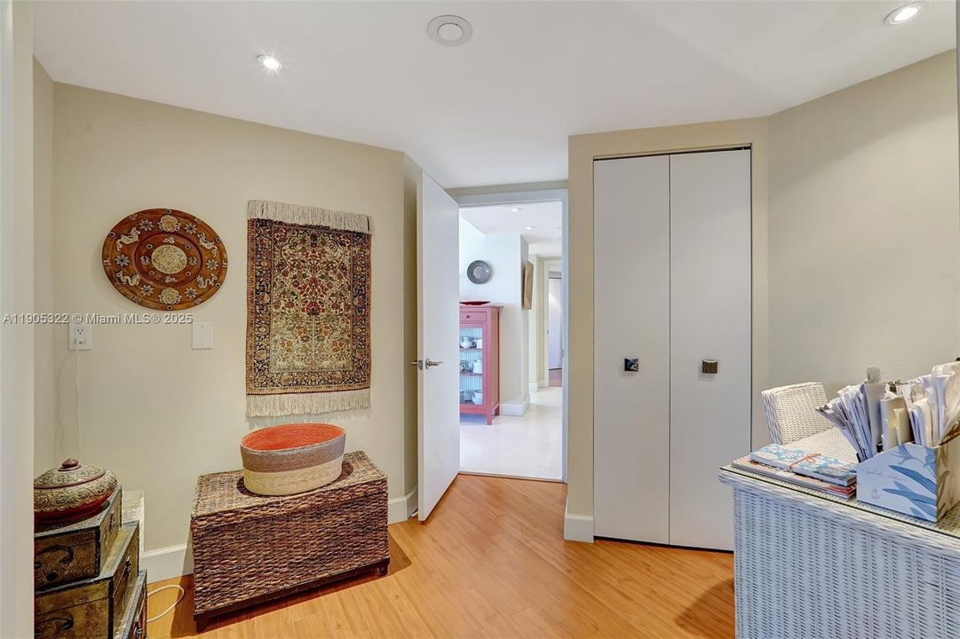 待售: $650,000 (3 贝兹, 2 浴室, 1950 平方英尺)