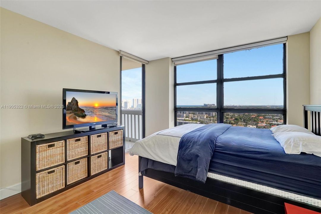 待售: $650,000 (3 贝兹, 2 浴室, 1950 平方英尺)