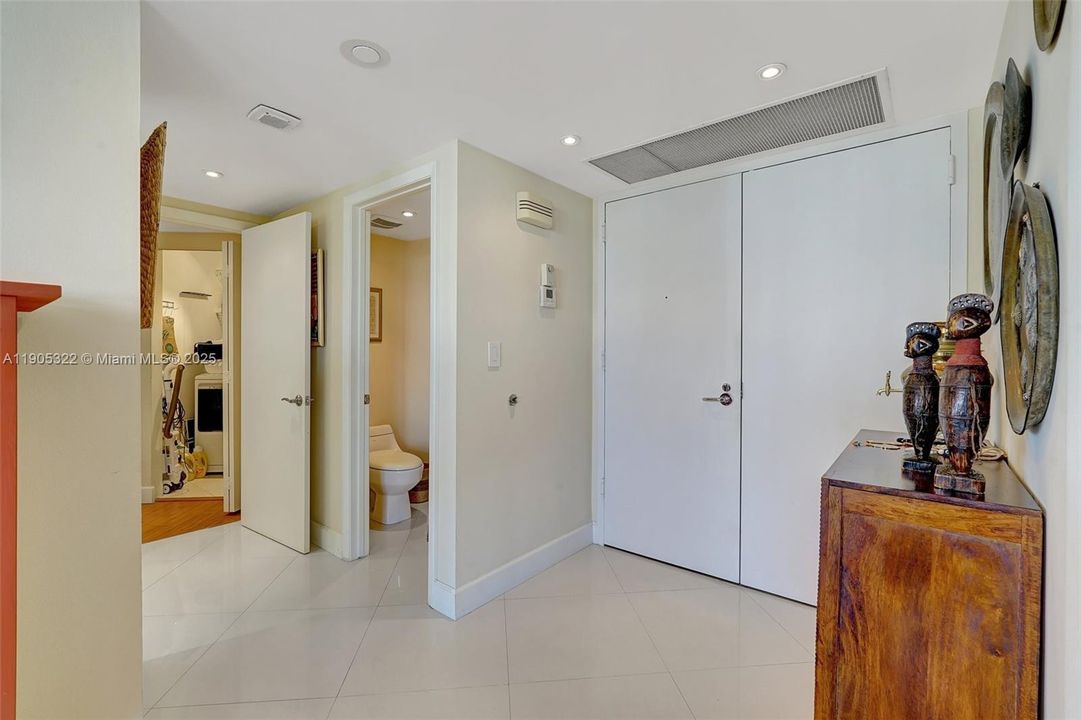 待售: $650,000 (3 贝兹, 2 浴室, 1950 平方英尺)