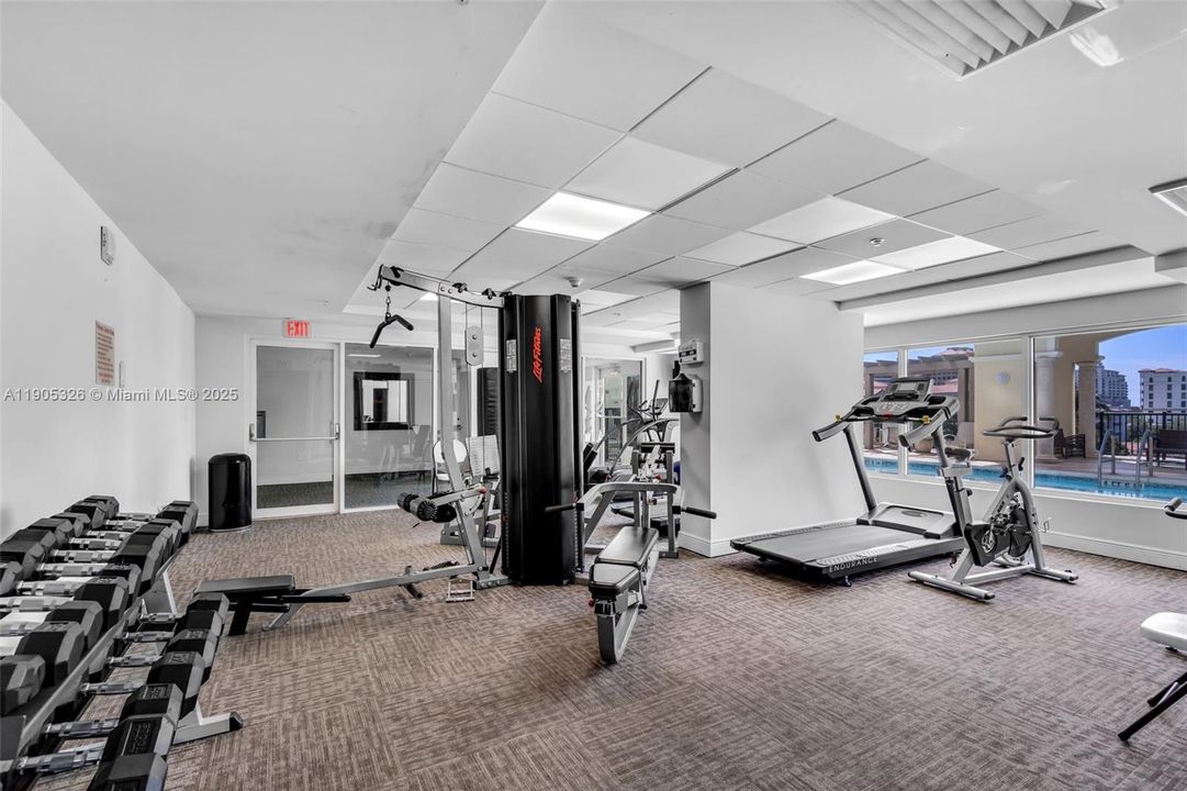 合同活跃: $544,900 (2 贝兹, 2 浴室, 1018 平方英尺)