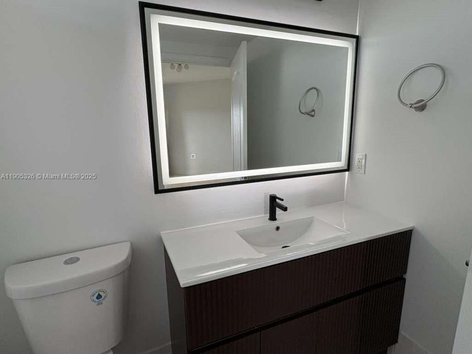 合同活跃: $544,900 (2 贝兹, 2 浴室, 1018 平方英尺)