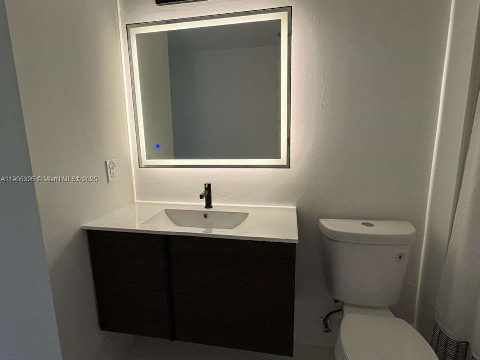 合同活跃: $544,900 (2 贝兹, 2 浴室, 1018 平方英尺)