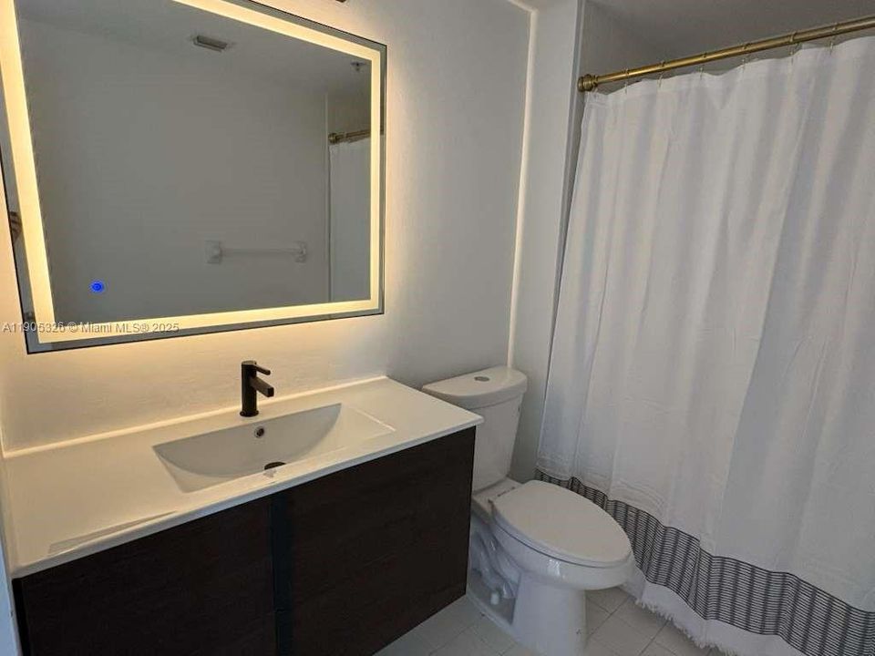 合同活跃: $544,900 (2 贝兹, 2 浴室, 1018 平方英尺)