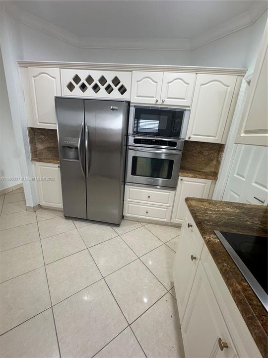 Recently Rented: $4,000 (4 beds, 3 baths, 1890 Square Feet)