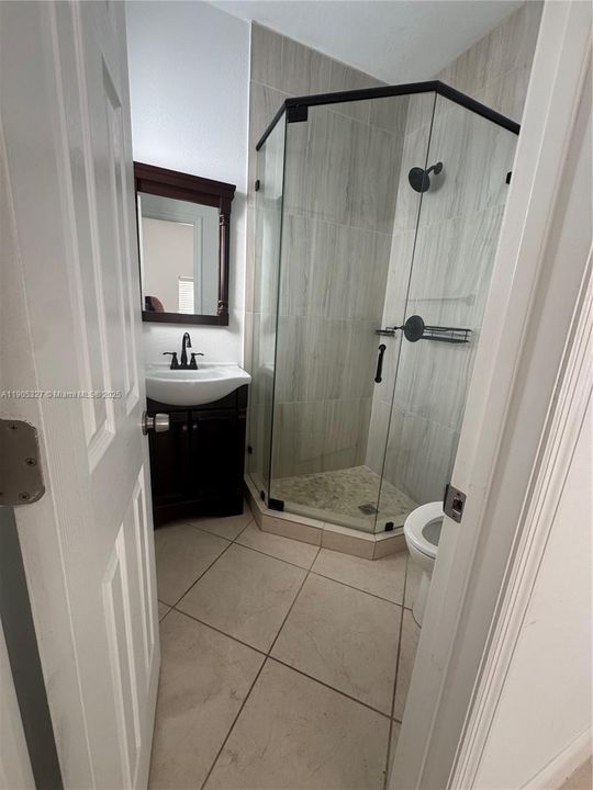 Recently Rented: $4,000 (4 beds, 3 baths, 1890 Square Feet)