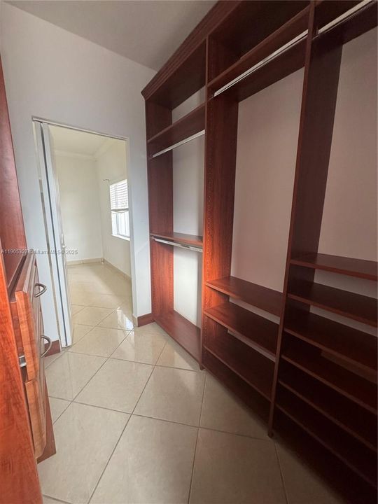 Recently Rented: $4,000 (4 beds, 3 baths, 1890 Square Feet)