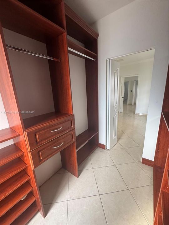 Recently Rented: $4,000 (4 beds, 3 baths, 1890 Square Feet)