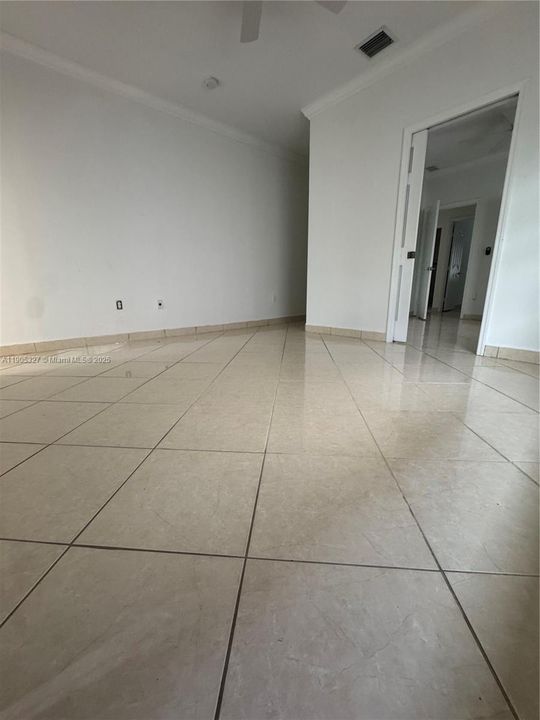 Recently Rented: $4,000 (4 beds, 3 baths, 1890 Square Feet)