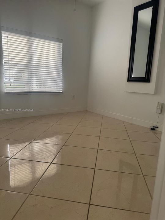 Recently Rented: $4,000 (4 beds, 3 baths, 1890 Square Feet)