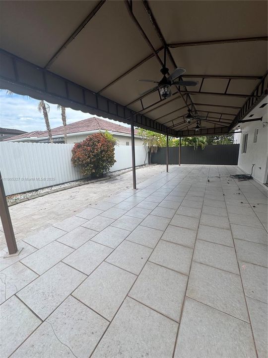 Recently Rented: $4,000 (4 beds, 3 baths, 1890 Square Feet)