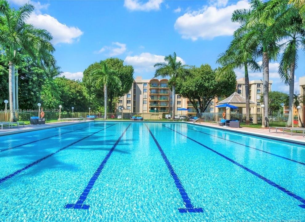 Recently Rented: $1,800 (1 beds, 1 baths, 690 Square Feet)