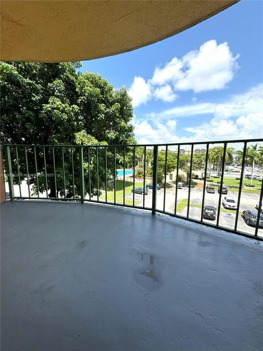 Recently Rented: $1,800 (1 beds, 1 baths, 690 Square Feet)