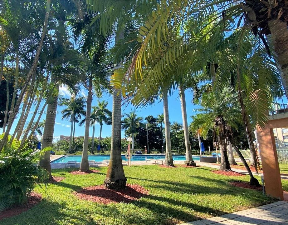 Recently Rented: $1,800 (1 beds, 1 baths, 690 Square Feet)