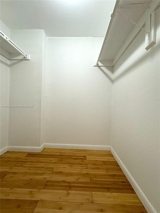 Recently Rented: $1,800 (1 beds, 1 baths, 690 Square Feet)