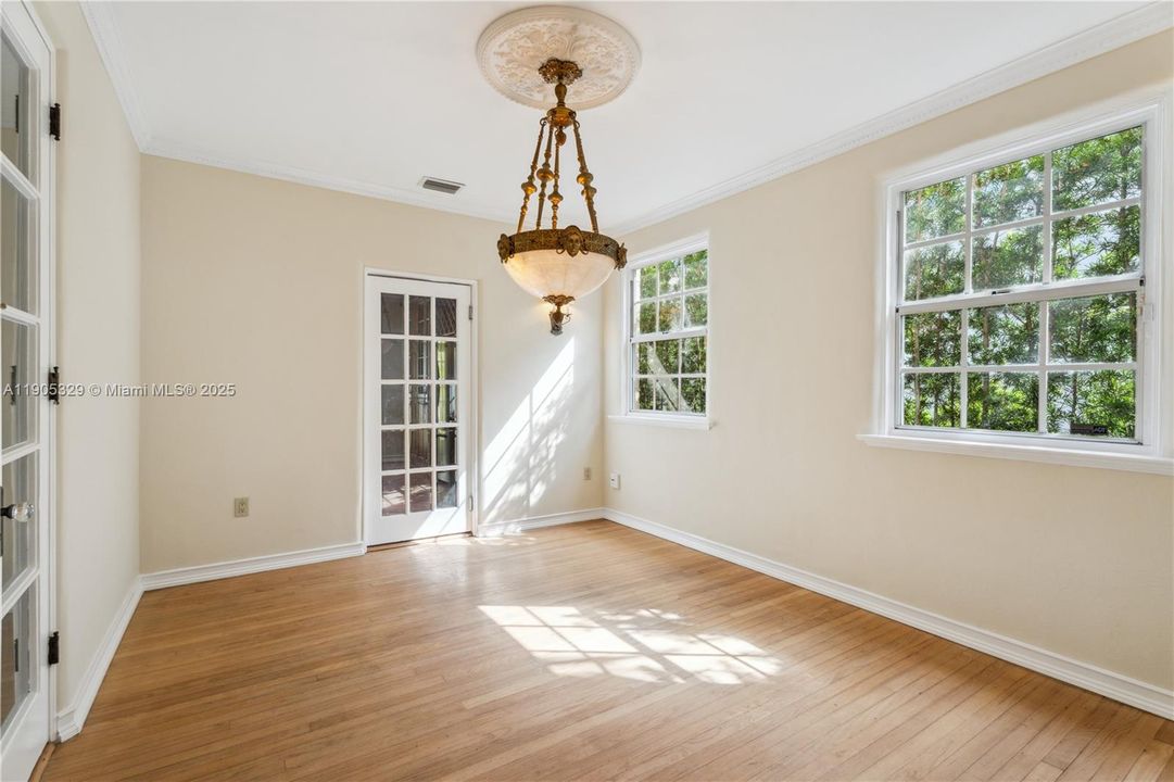 Active With Contract: $5,900 (4 beds, 3 baths, 1784 Square Feet)