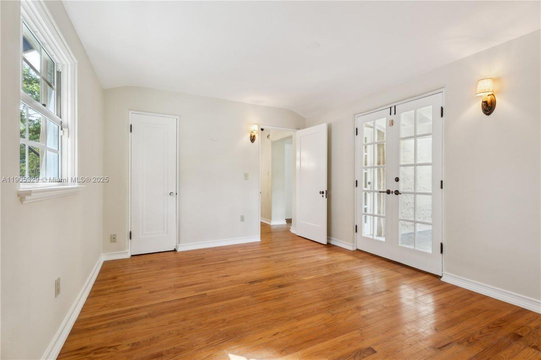 Active With Contract: $5,900 (4 beds, 3 baths, 1784 Square Feet)