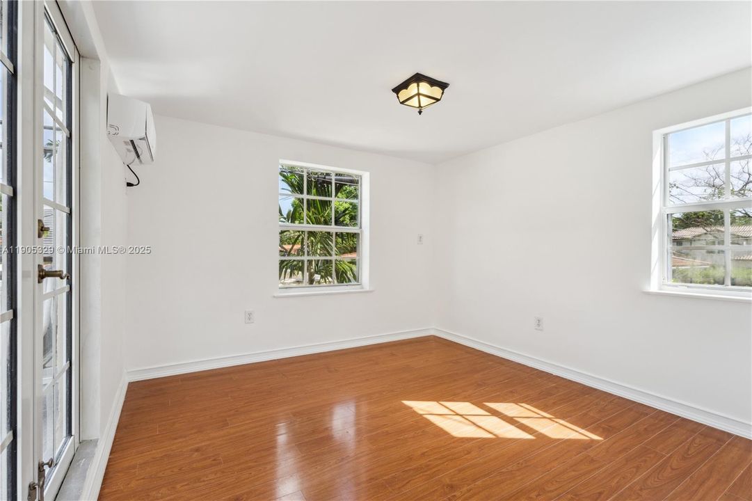 Active With Contract: $5,900 (4 beds, 3 baths, 1784 Square Feet)