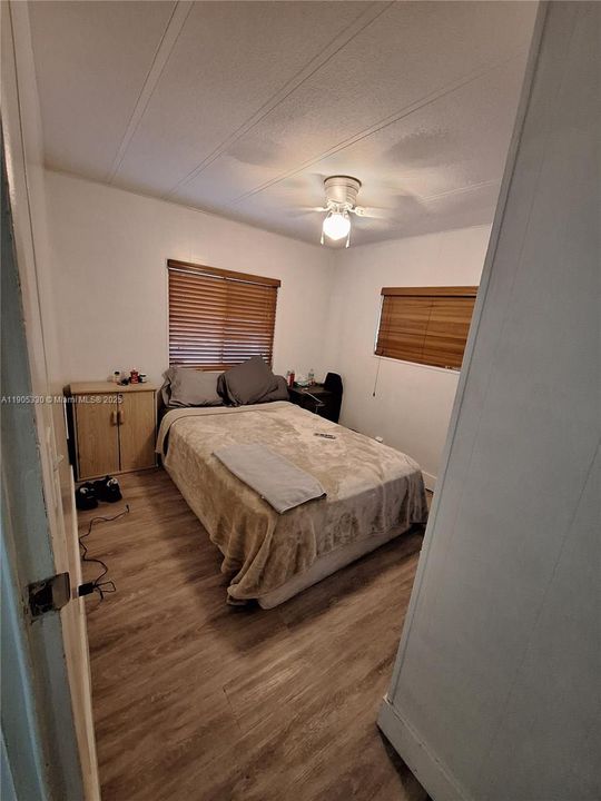 For Sale: $290,000 (3 beds, 2 baths, 1188 Square Feet)