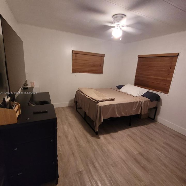 For Sale: $290,000 (3 beds, 2 baths, 1188 Square Feet)