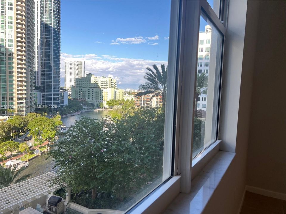 Active With Contract: $2,800 (1 beds, 1 baths, 801 Square Feet)