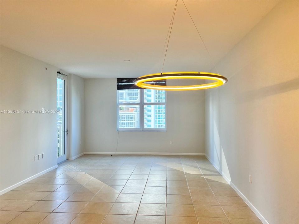 Active With Contract: $2,800 (1 beds, 1 baths, 801 Square Feet)