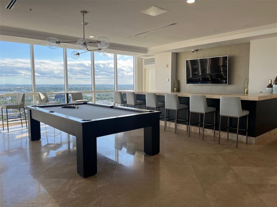 Active With Contract: $2,800 (1 beds, 1 baths, 801 Square Feet)