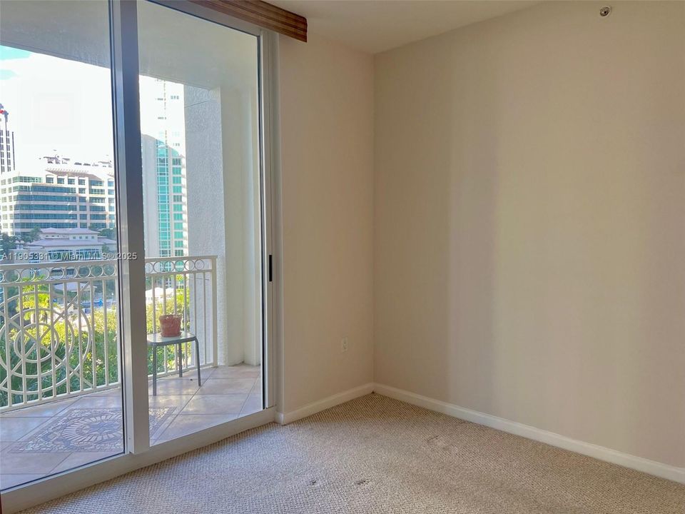Active With Contract: $2,800 (1 beds, 1 baths, 801 Square Feet)