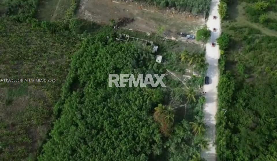 待售: $399,000 (0.71 acres)