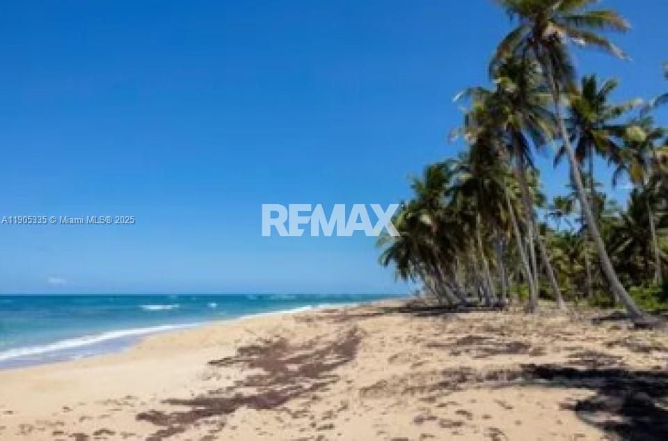 待售: $399,000 (0.71 acres)