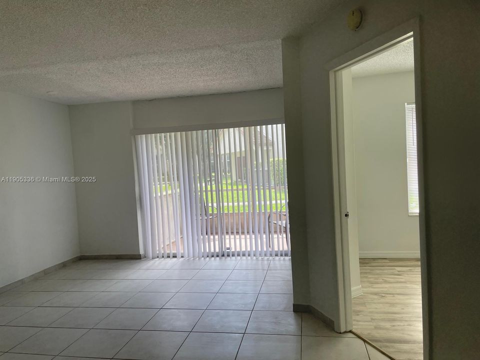 For Rent: $2,100 (2 beds, 1 baths, 1045 Square Feet)