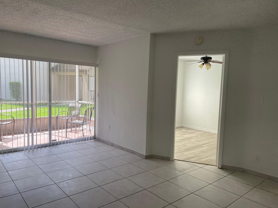 For Rent: $2,100 (2 beds, 1 baths, 1045 Square Feet)
