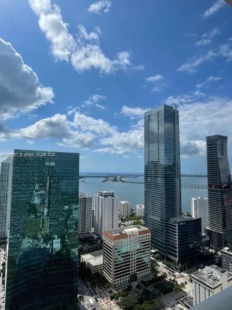 Recently Rented: $6,500 (2 beds, 2 baths, 1279 Square Feet)