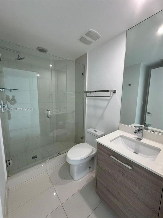 Recently Rented: $6,500 (2 beds, 2 baths, 1279 Square Feet)