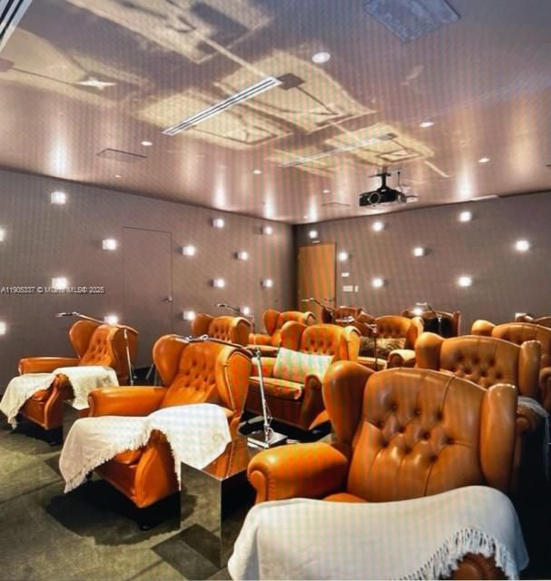 Recently Rented: $6,500 (2 beds, 2 baths, 1279 Square Feet)