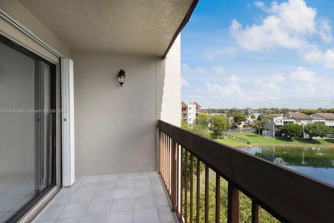 Recently Rented: $2,500 (2 beds, 2 baths, 1064 Square Feet)