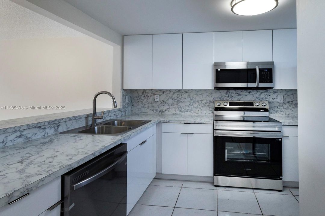 Recently Rented: $2,500 (2 beds, 2 baths, 1064 Square Feet)