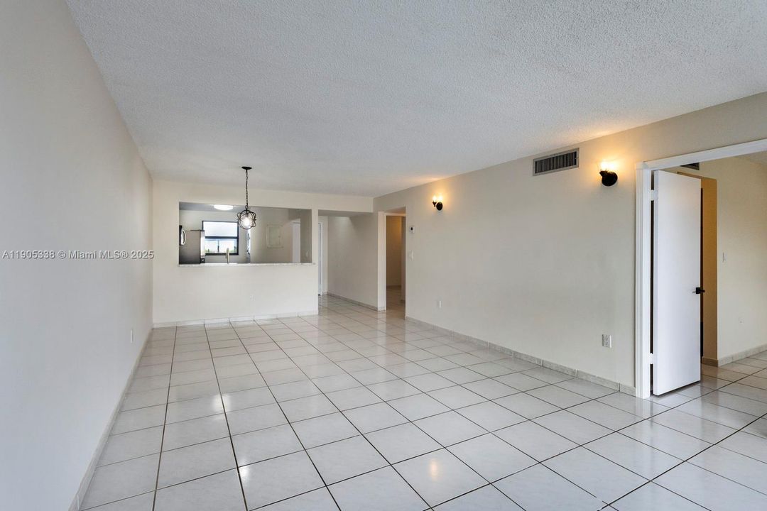 Recently Rented: $2,500 (2 beds, 2 baths, 1064 Square Feet)