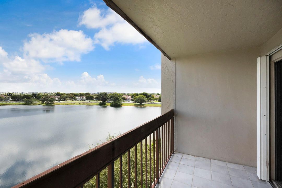 Recently Rented: $2,500 (2 beds, 2 baths, 1064 Square Feet)