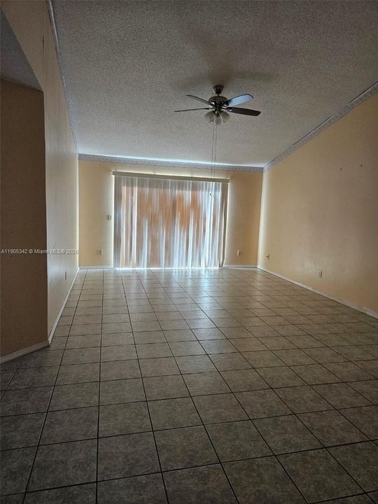 最近租的: $2,000 (3 贝兹, 2 浴室, 1326 平方英尺)