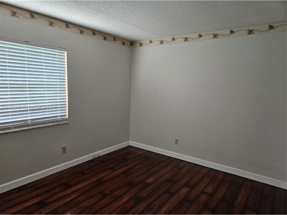 最近租的: $2,000 (3 贝兹, 2 浴室, 1326 平方英尺)