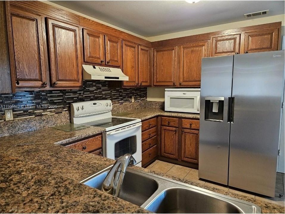 最近租的: $2,000 (3 贝兹, 2 浴室, 1326 平方英尺)