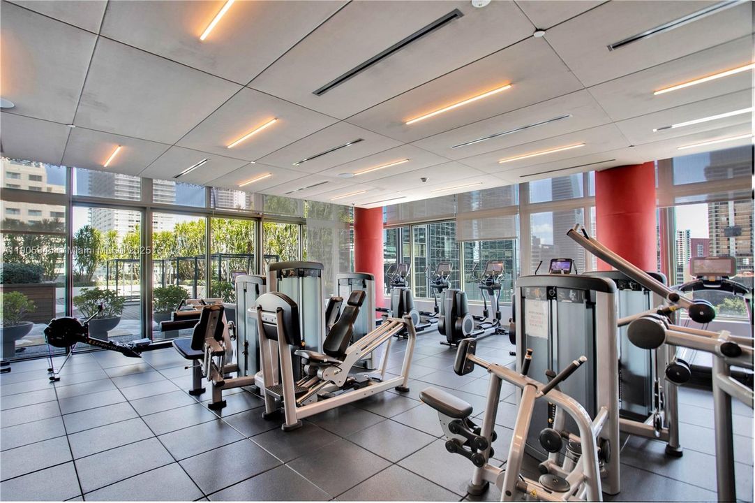 出租: $8,750 (3 贝兹, 3 浴室, 1593 平方英尺)