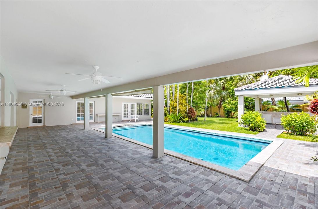 For Sale: $1,675,000 (4 beds, 3 baths, 2988 Square Feet)