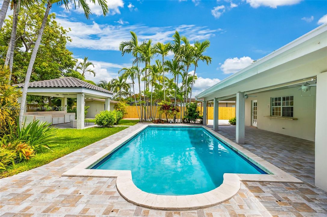 For Sale: $1,675,000 (4 beds, 3 baths, 2988 Square Feet)