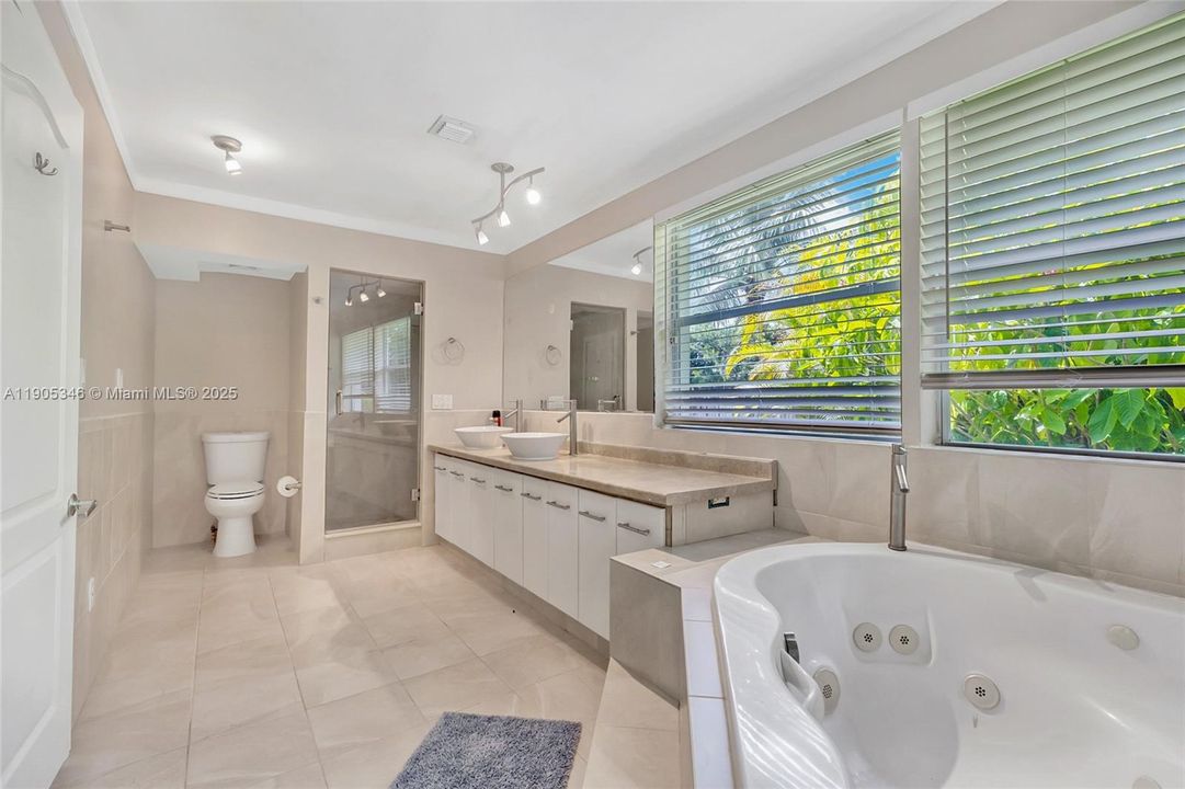 For Sale: $1,675,000 (4 beds, 3 baths, 2988 Square Feet)