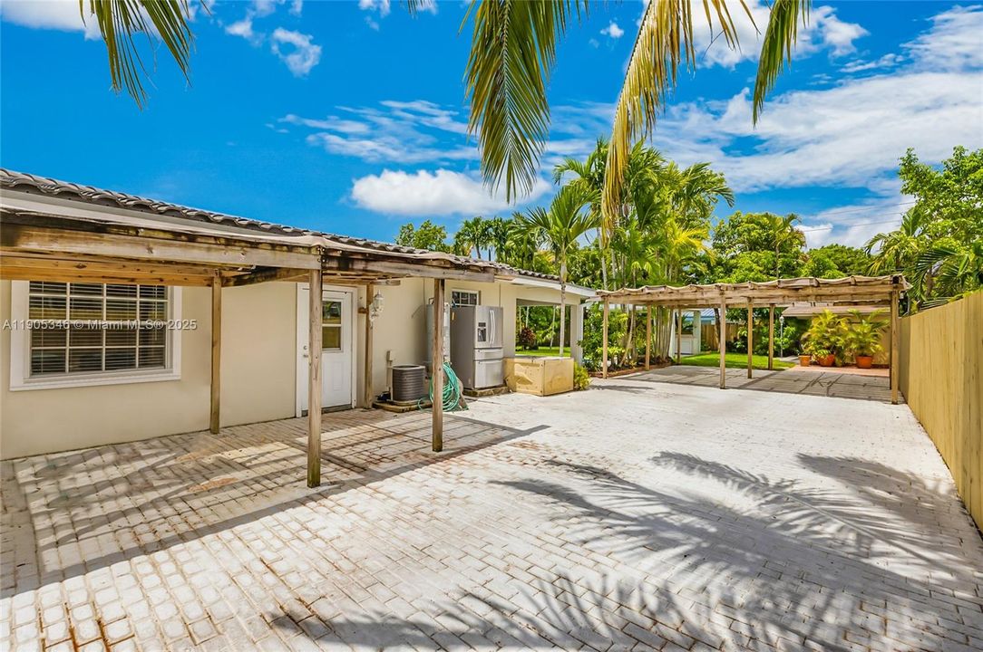 For Sale: $1,675,000 (4 beds, 3 baths, 2988 Square Feet)