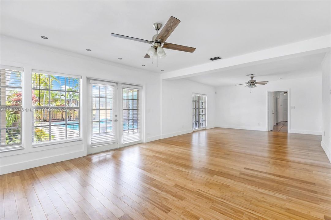 For Sale: $1,675,000 (4 beds, 3 baths, 2988 Square Feet)